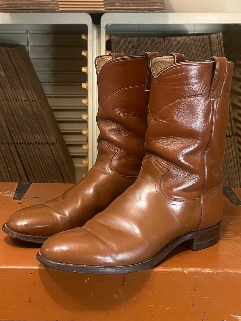 JUSTIN 3802 Cowboy Men’s Size 10.5 B Caramel Brown Leather Cowboy Boots Made USA